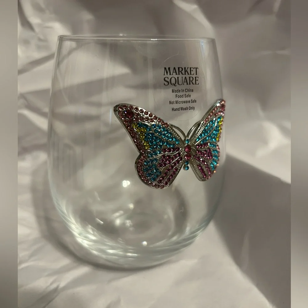 N/A elegant wine